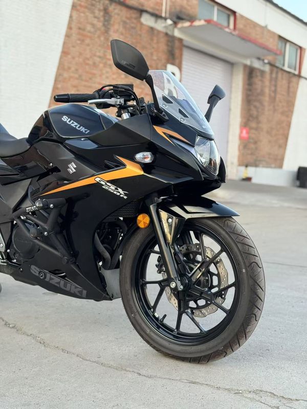 二手豪爵铃木GSX250R