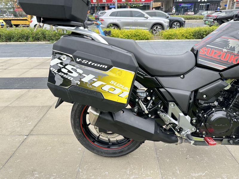 二手豪爵铃木DL250