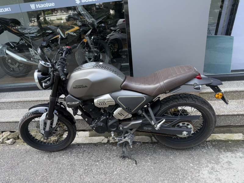 二手五羊本田鸷道 CB190SS