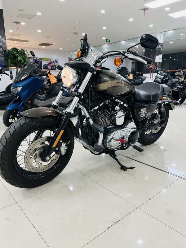 二手哈雷戴维森1200 Custom