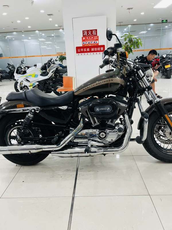 二手哈雷戴维森1200 Custom