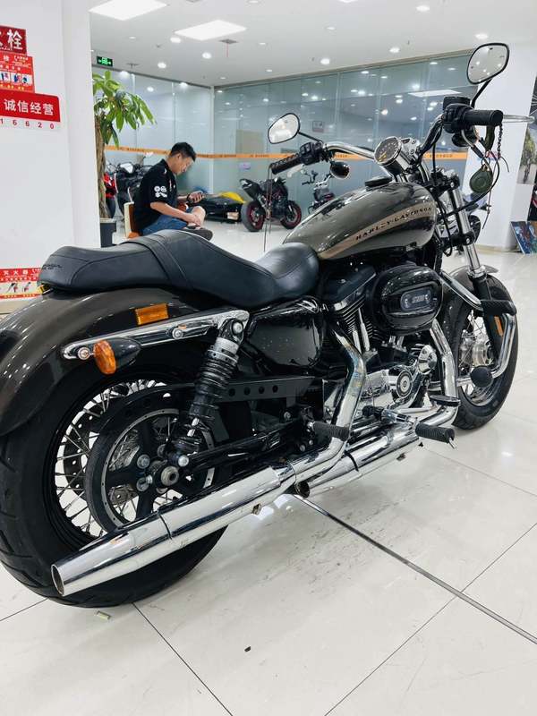 二手哈雷戴维森1200 Custom
