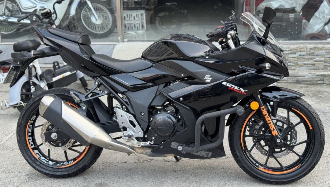 二手豪爵铃木GSX250R
