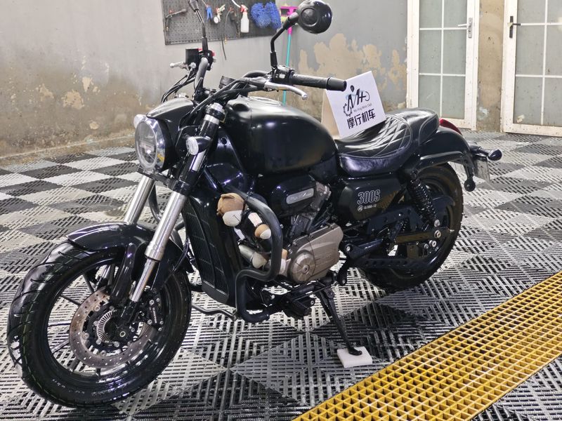 二手QJMOTOR闪300