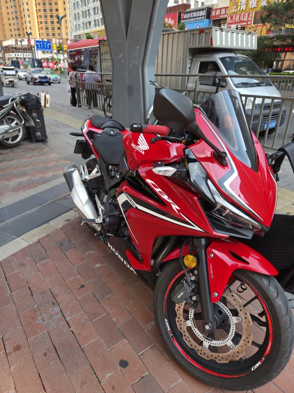 二手本田CBR400R