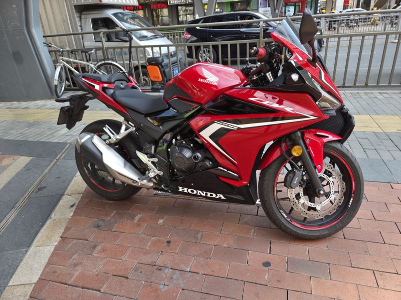 二手本田CBR400R