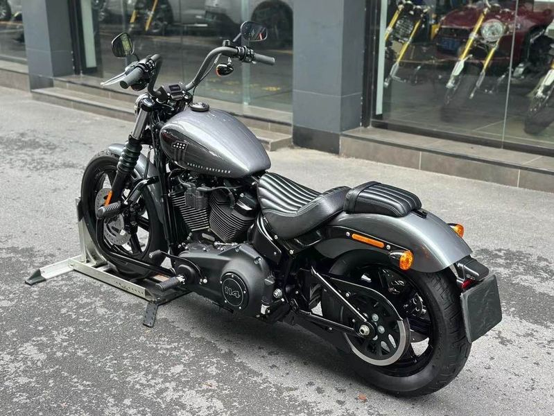 二手哈雷戴维森街霸 Street Bob