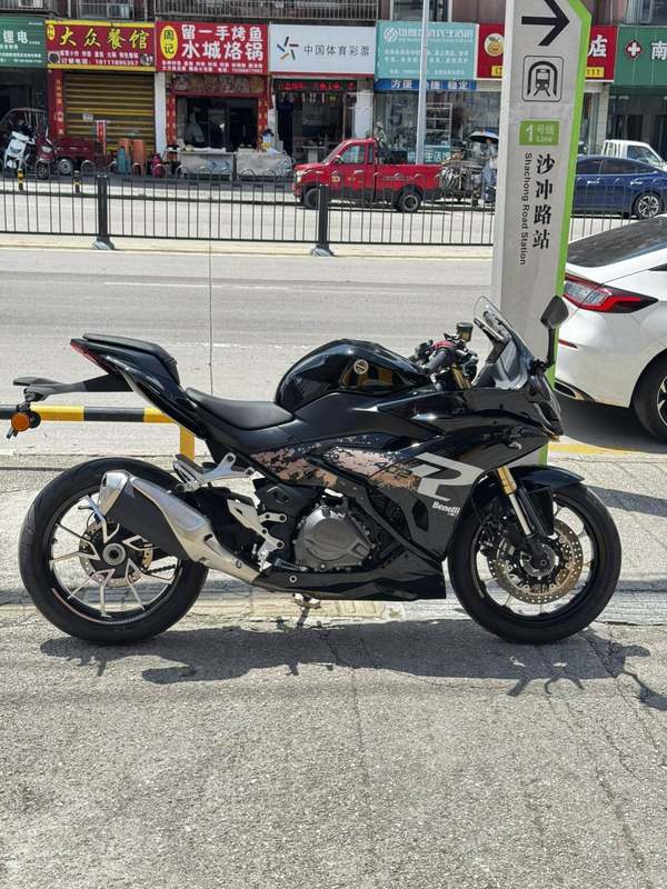 二手贝纳利龙卷风 Tornado 402R