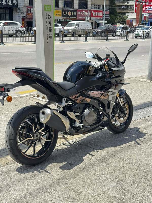 二手贝纳利龙卷风 Tornado 402R
