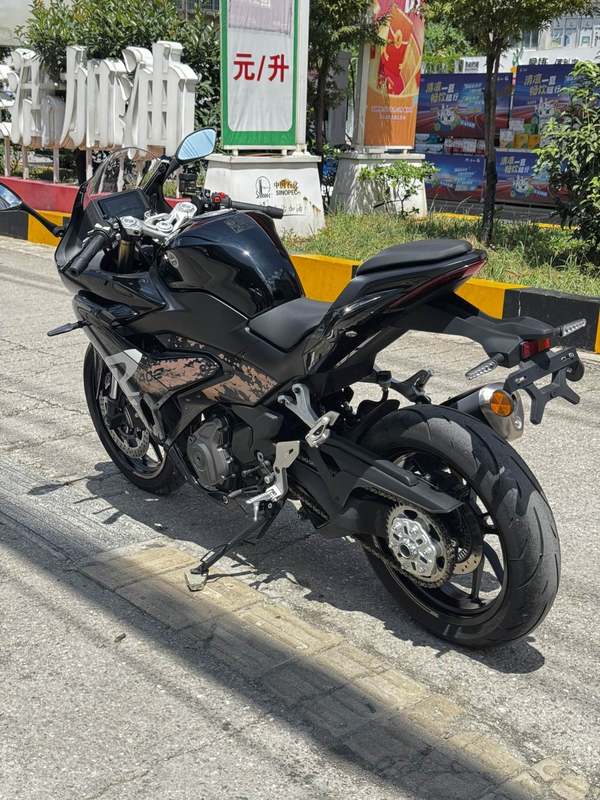 二手贝纳利龙卷风 Tornado 402R