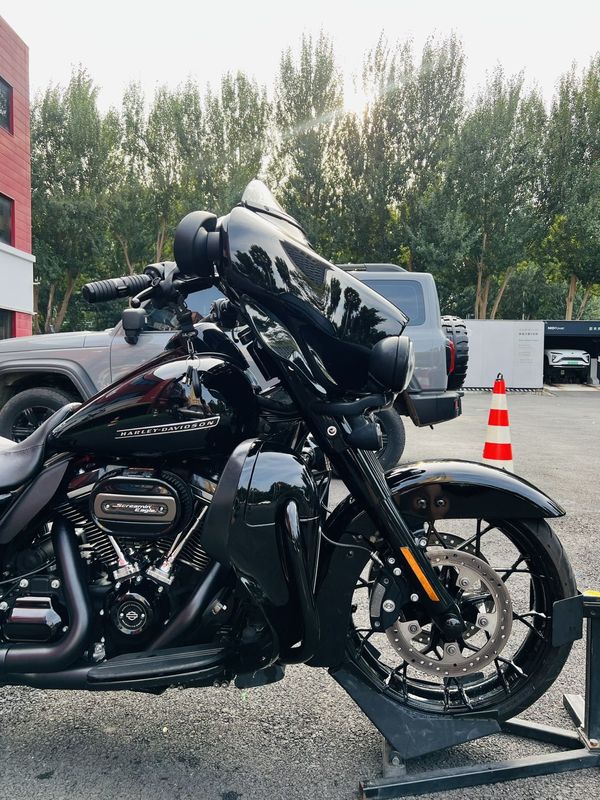 二手哈雷戴维森大道滑翔 Street Glide