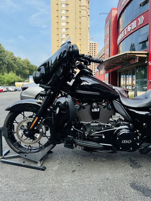 二手哈雷戴维森大道滑翔 Street Glide