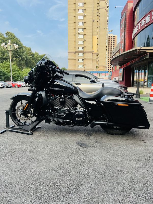 二手哈雷戴维森大道滑翔 Street Glide