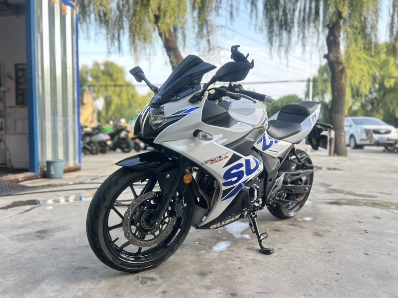 二手豪爵铃木GSX250R