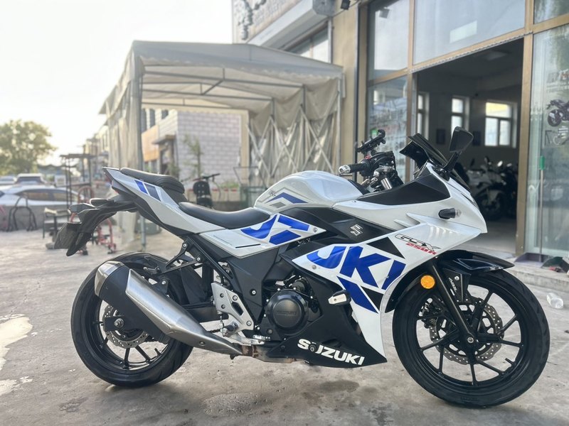 二手豪爵铃木GSX250R