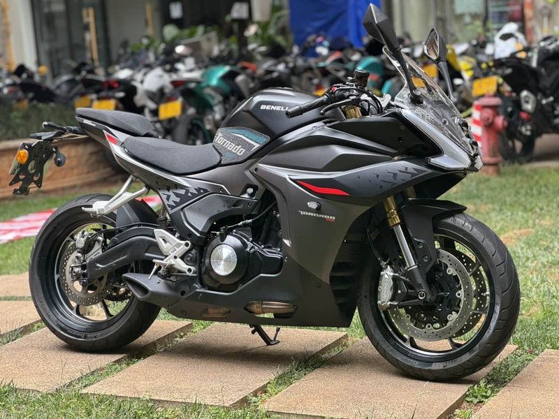 二手贝纳利龙卷风 Tornado 552R
