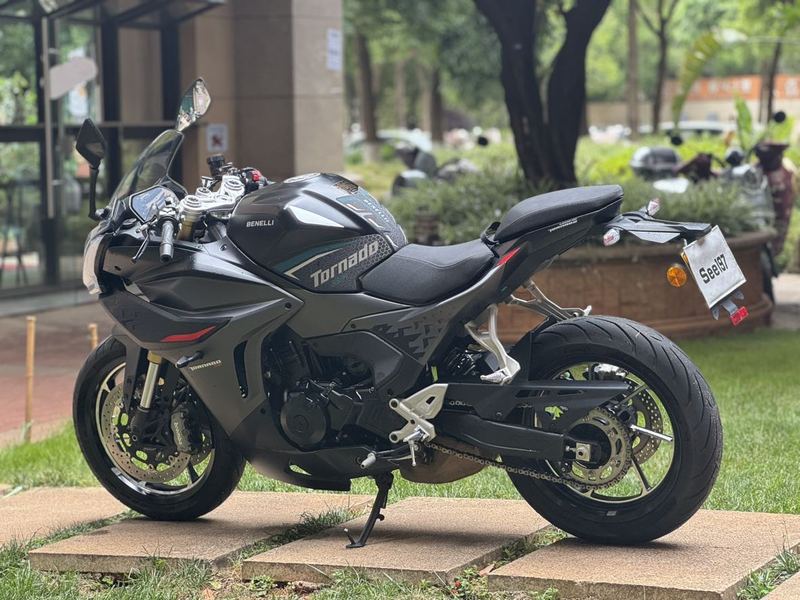 二手贝纳利龙卷风 Tornado 552R