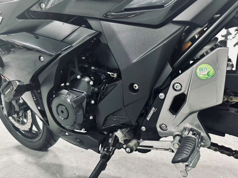 二手豪爵铃木GSX250R