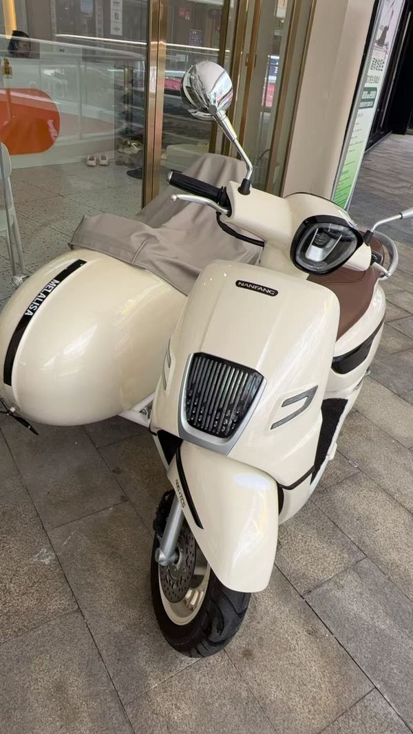 二手南方梦拉丽莎 飞戈边三轮
