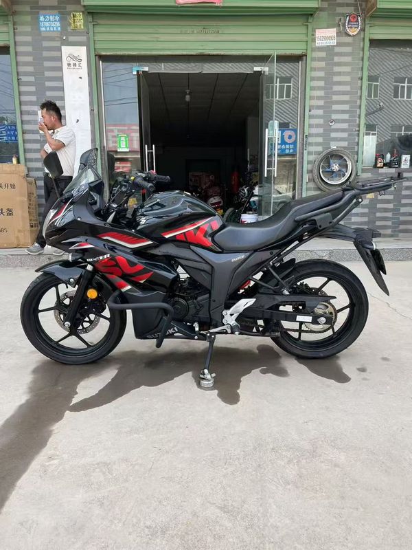 二手济南铃木极客飒 Gixxer 155