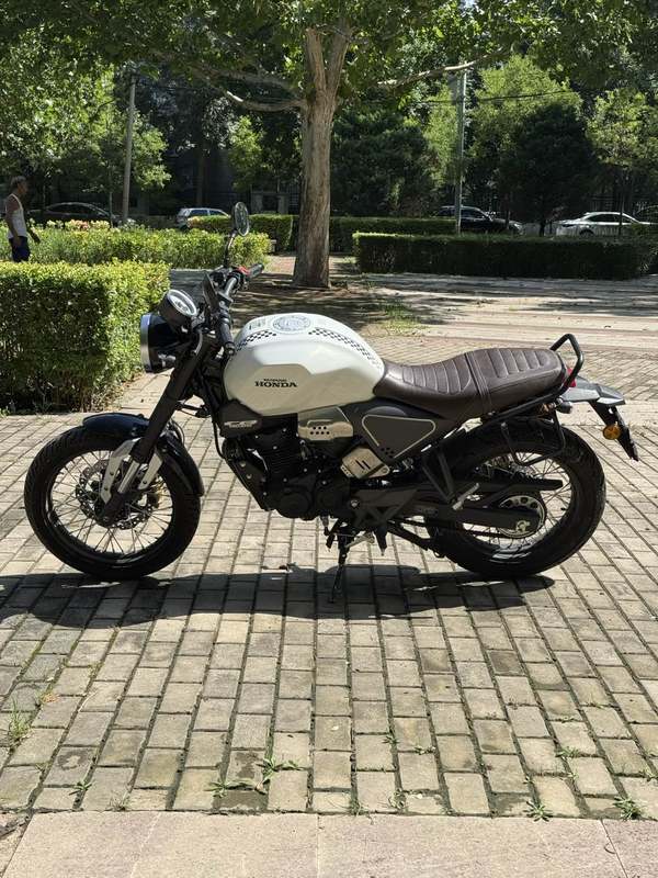 二手五羊本田鸷道 CB190SS