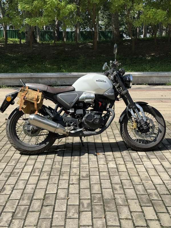 二手五羊本田鸷道 CB190SS