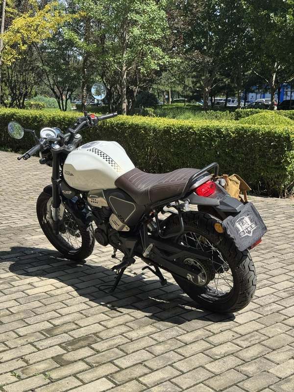 二手五羊本田鸷道 CB190SS