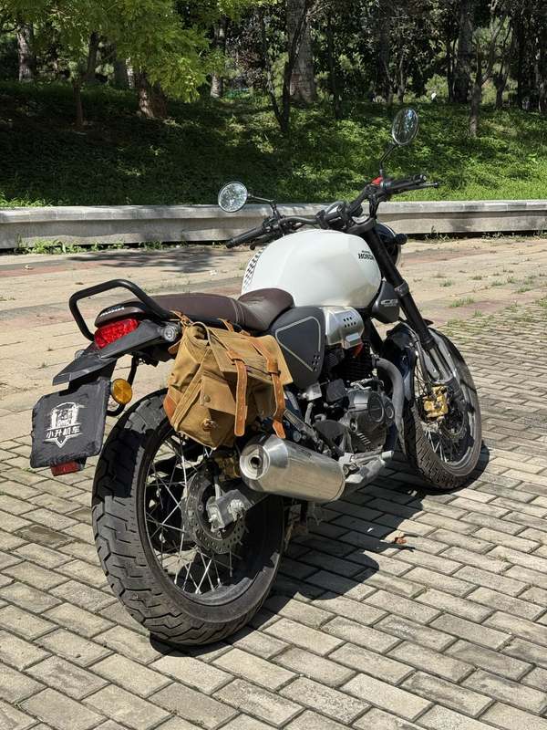 二手五羊本田鸷道 CB190SS