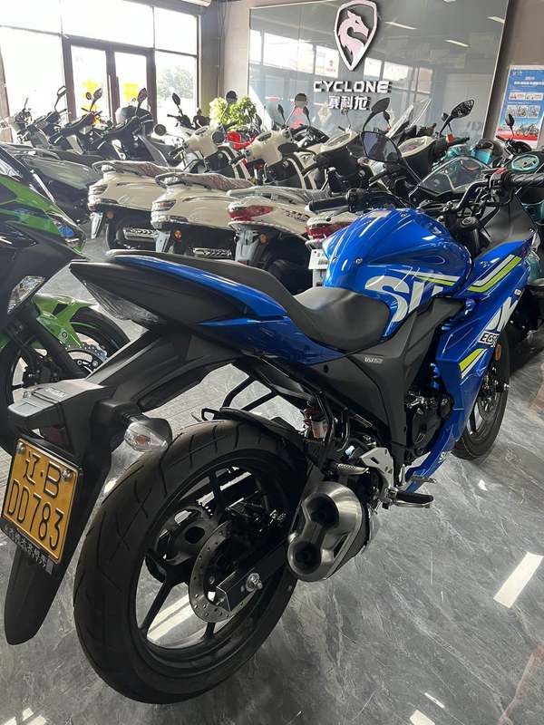 二手济南铃木极客飒 Gixxer 155