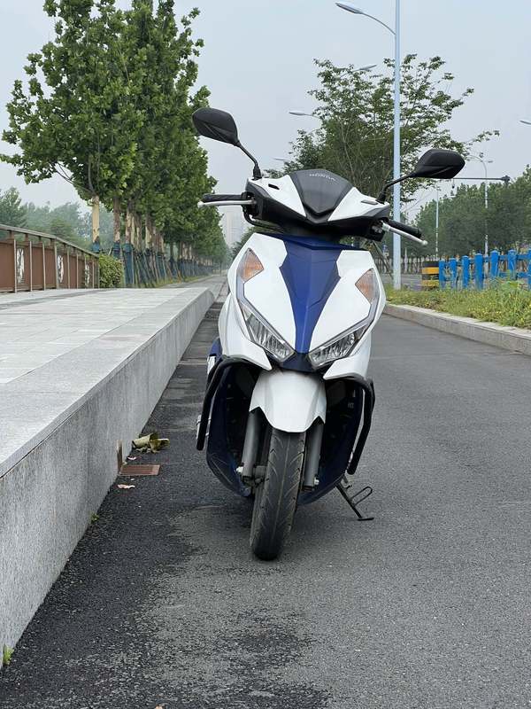 二手五羊本田NX125