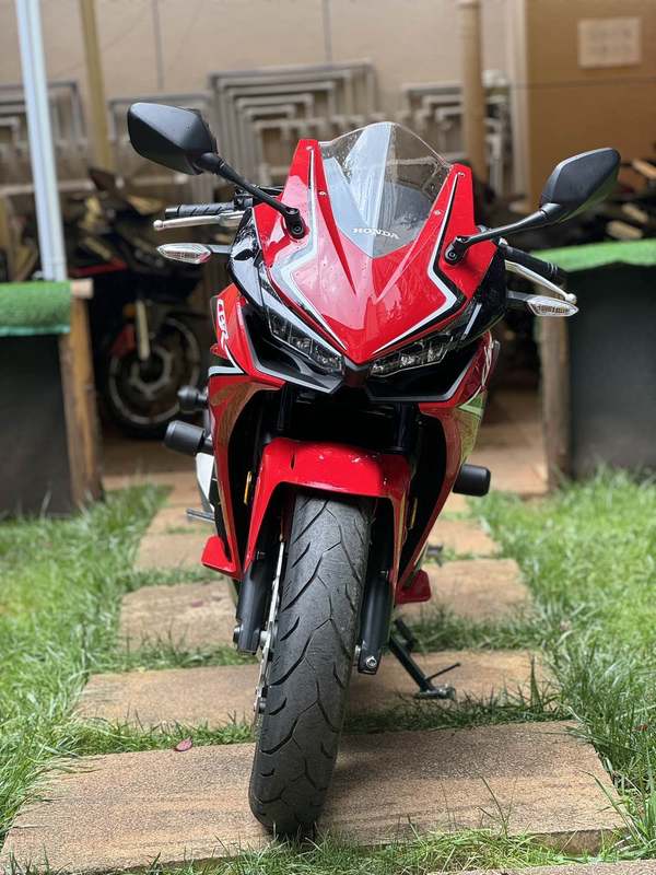 二手本田CBR400R