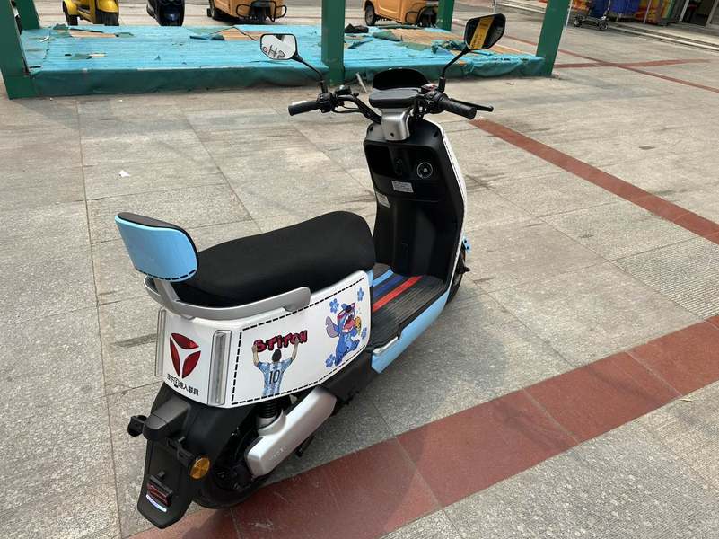 二手雅迪冠能 E8