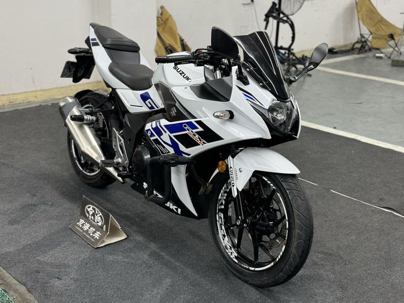 二手豪爵铃木GSX250R