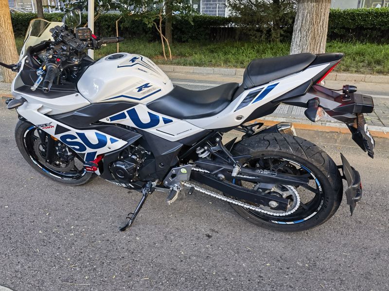 二手豪爵铃木GSX250R