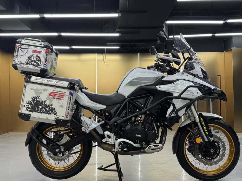 二手贝纳利金鹏 TRK502
