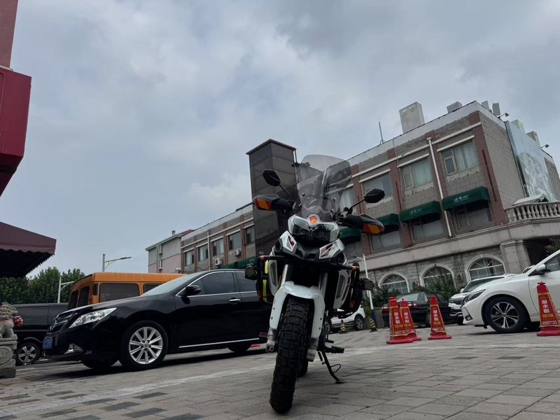 二手贝纳利金鹏 TRK251
