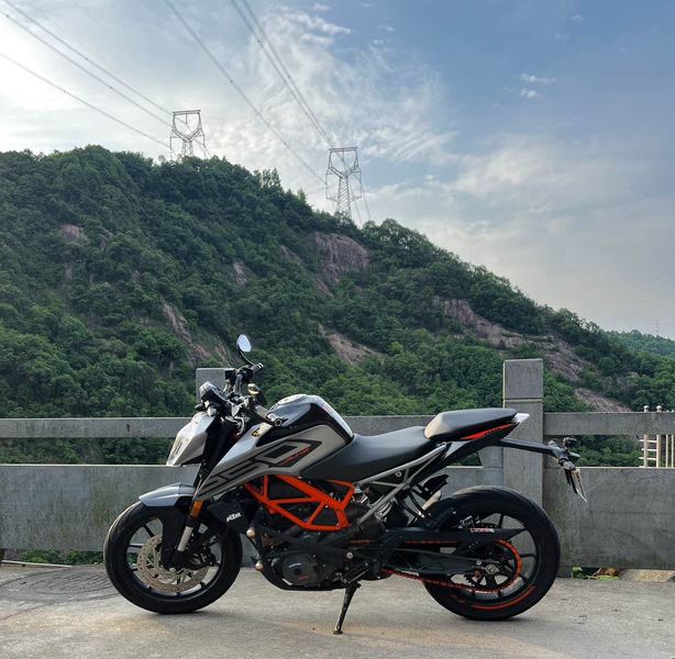 二手KTMR2R250 Duke