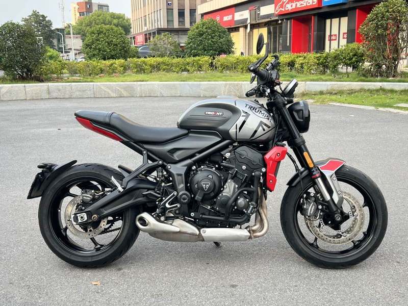二手凯旋Trident 660