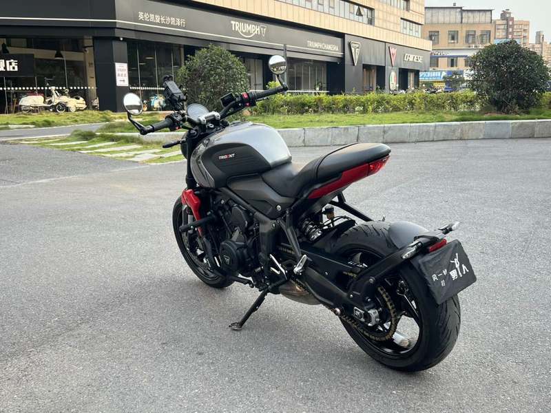 二手凯旋Trident 660