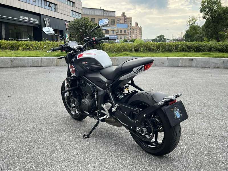 二手凯旋Trident 660