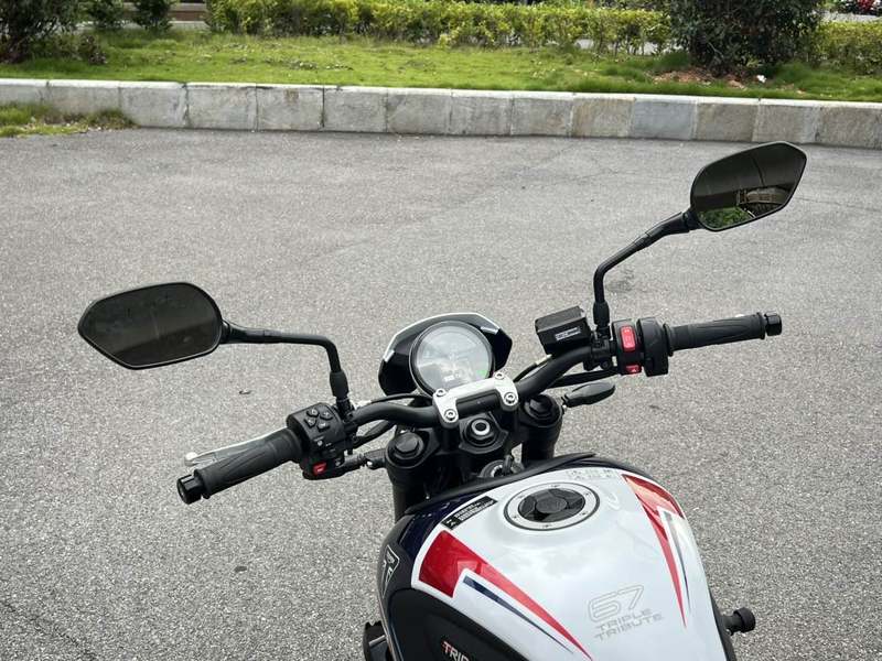 二手凯旋Trident 660