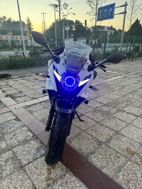 二手豪爵铃木GSX250R