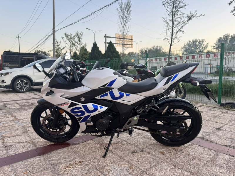 二手豪爵铃木GSX250R