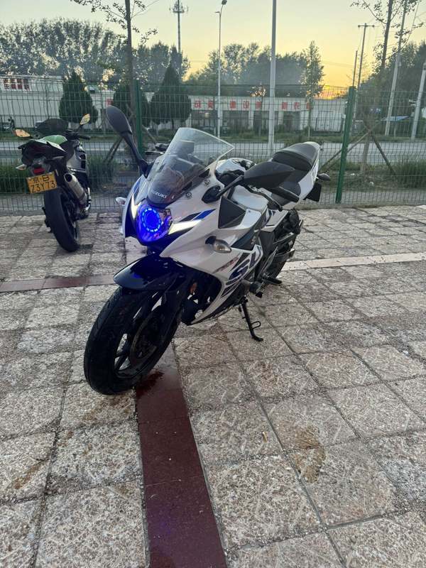 二手豪爵铃木GSX250R