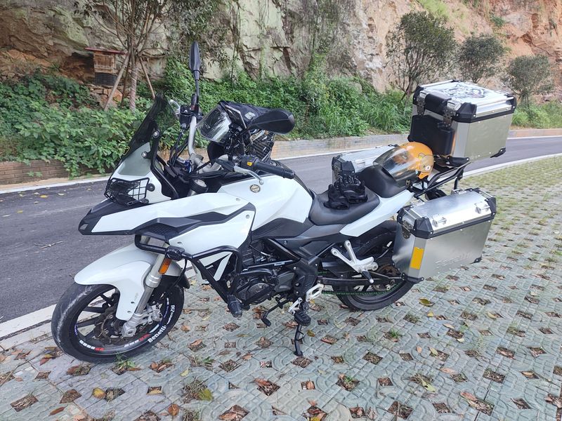 二手贝纳利金鹏 TRK251