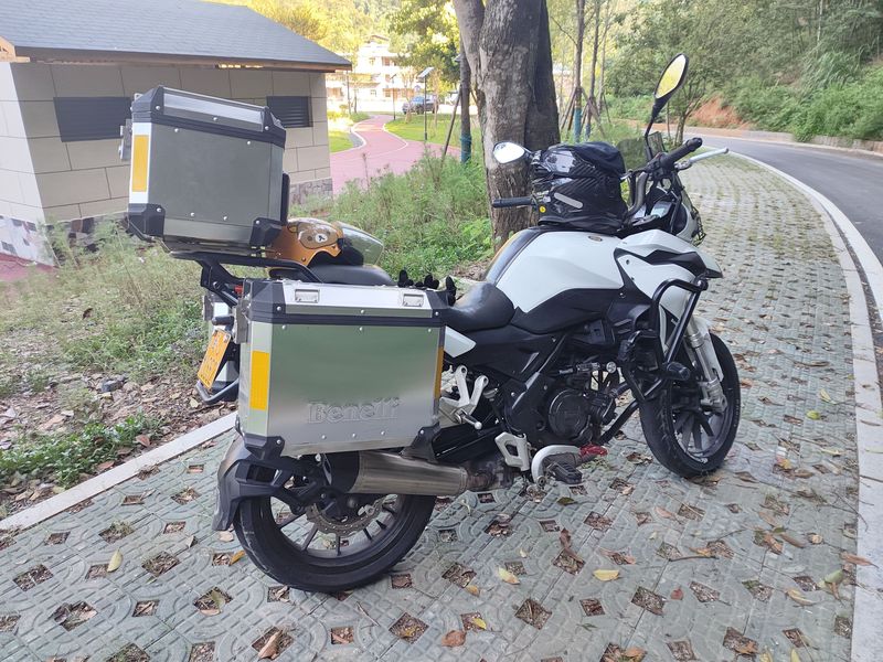 二手贝纳利金鹏 TRK251