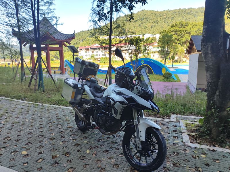 二手贝纳利金鹏 TRK251