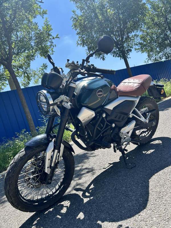 二手五羊本田鸷道 CB190SS