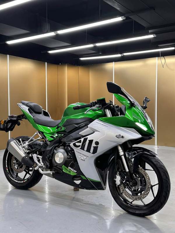 二手贝纳利龙卷风 Tornado 252R