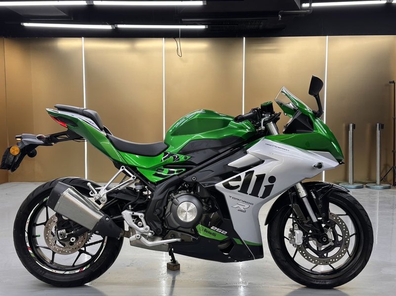 二手贝纳利龙卷风 Tornado 252R